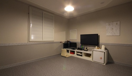Room (Korean)