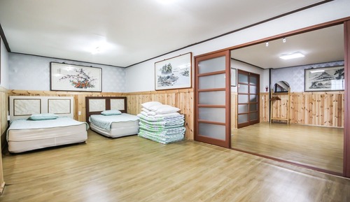 Room (Group room)