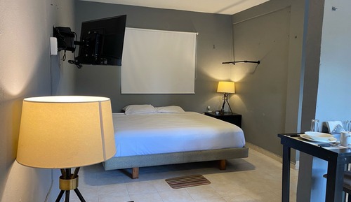 Comfort Studio Suite, 1 King Bed (#9)