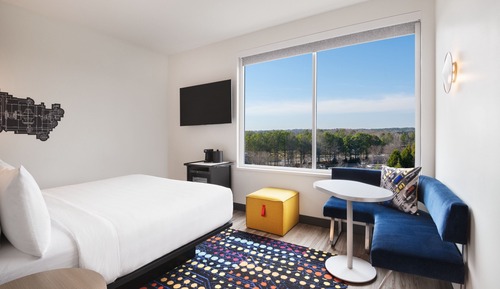 Basic Room, 1 King Bed, Non Smoking