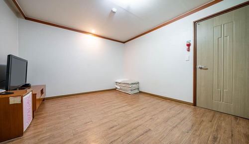 Room (Ondol room)