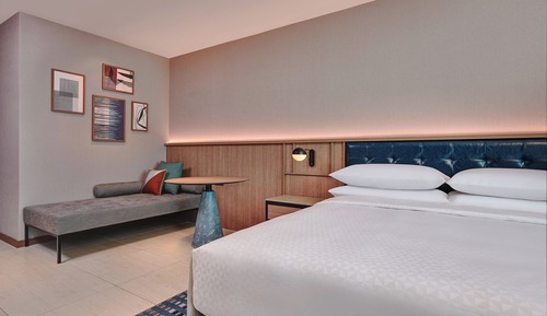 Deluxe Room, 1 King Bed, Non Smoking, Balcony