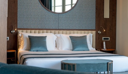 Standard Suite, Terrace