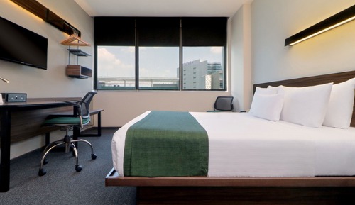 Suite, 1 Queen Bed with Sofa bed, Non Smoking