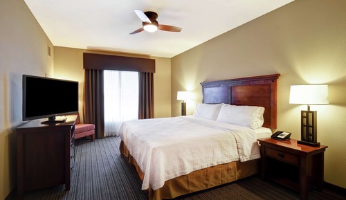 Suite, 1 King Bed, Accessible (Hearing)