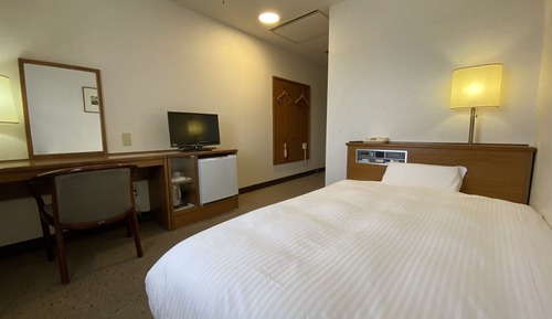 Basic Single Room, Smoking