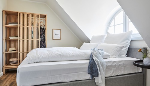 Sunrise Suite with Balcony, incl. 105 Euro Cleaning Fee