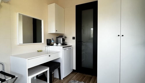 Basic Room, 1 Double Bed, Non Smoking, Garden View