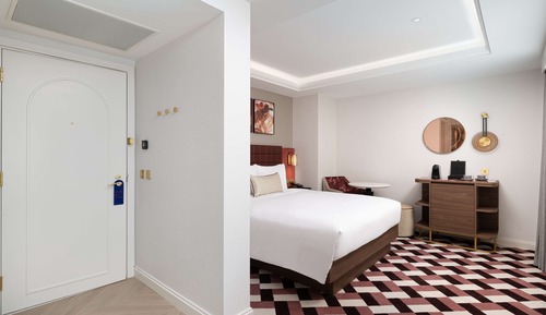 Deluxe Room, 1 King Bed