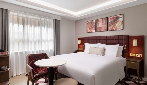 Superior Room, 1 King Bed