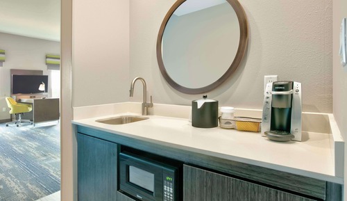 Suite, 1 King Bed, Accessible, Refrigerator & Microwave (Hearing)
