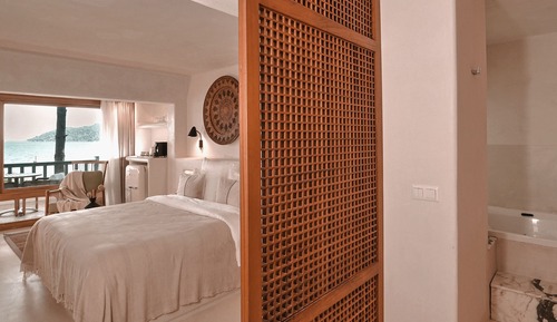Honeymoon Room