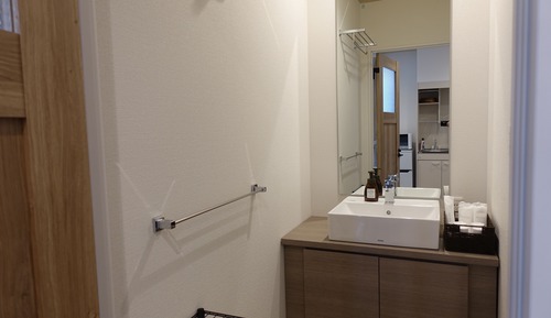 Deluxe Twin Room (check-in is not available after 11PM)