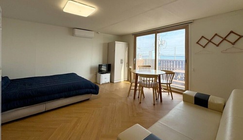 Room (Byuksul Bongju)