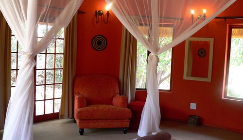 Family Bungalow (Giraffe Cottage)