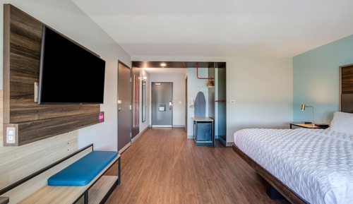 Room, 1 King Bed, Accessible (Hearing)