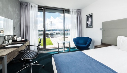 Premium Double or Twin Room (lake view)