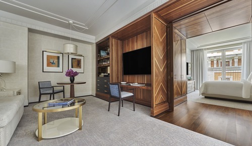 Suite, 1 King Bed (Courtyard King)