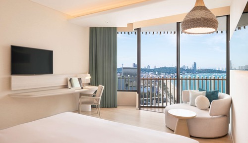 Deluxe Room, 1 King Bed, Ocean View (Deluxe Plus)