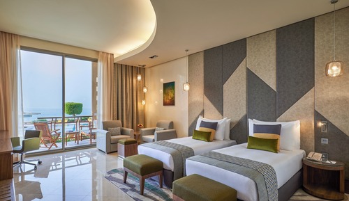 Deluxe Room, 1 King Bed, Pool Access