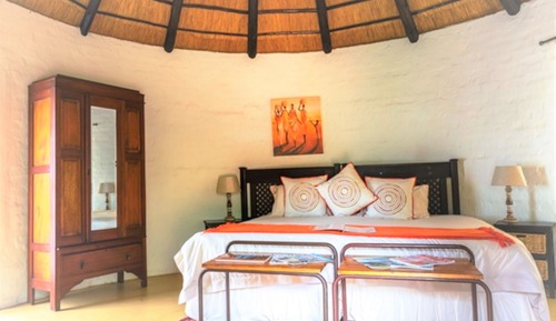 Traditional Room, 1 Bedroom, Non Smoking (Pangolin Hornbill - Pvt Bush Bathroom)