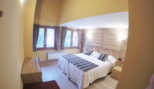 Superior Apartment, 2 Bedrooms, Kitchen, Mountain View