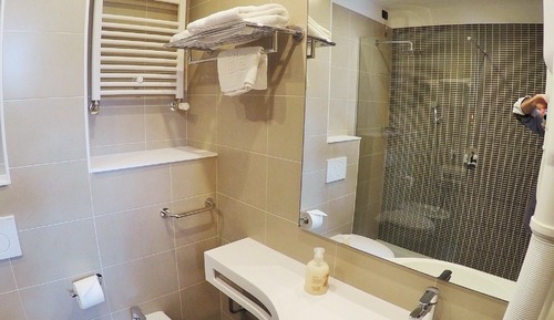 Family Apartment, Basement, 2 Bedrooms, Kitchen, Garden View
