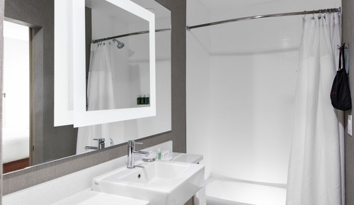 Suite, 2 Queen Beds, Non Smoking (Mobility Accessible, Tub)