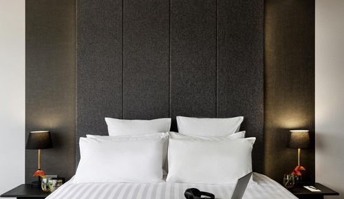 Deluxe Room, 1 King Bed, City View (Deluxe)