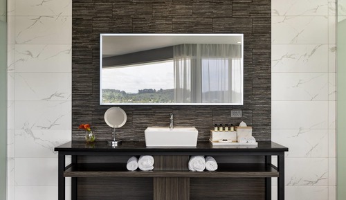 Executive Suite, 1 King Bed, Lake View