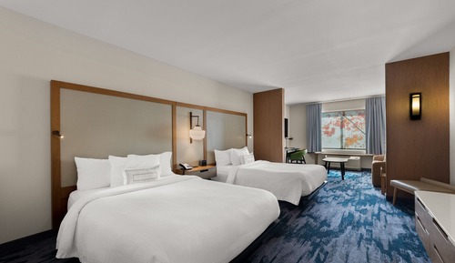 Suite, Multiple Beds (Mobility/Hearing Accessible, Tub)