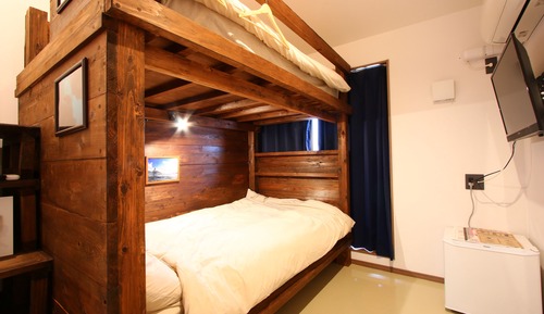 Bunk Bed Twin Room (Shared Bathroom)