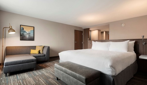 Deluxe Room, 1 King Bed, Accessible (Hearing)