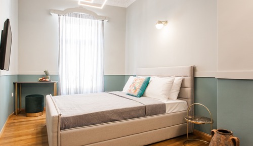 Deluxe Room (Stiles)