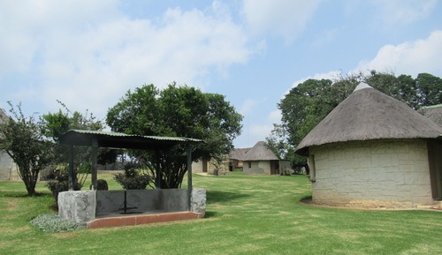 Basic Bungalow, Shared Bathroom