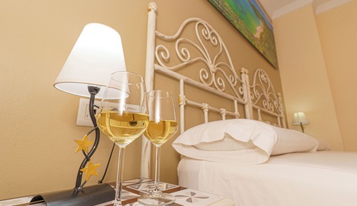 Basic Double Room, 2 Twin Beds