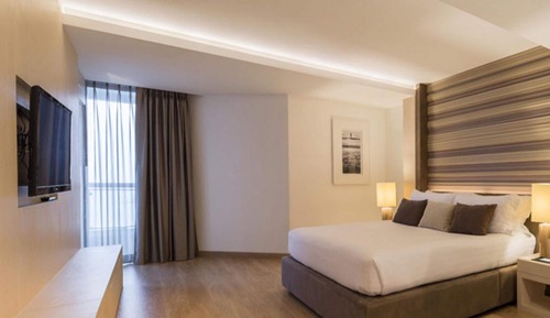 Junior Family Suite with Club Benefits Sea View