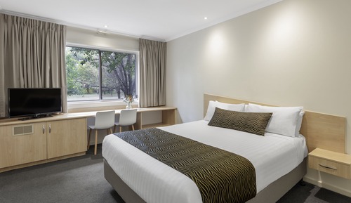 Standard Room, 1 Queen Bed