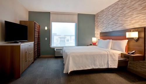 Suite, 1 King Bed, Accessible, Non Smoking (Hearing)