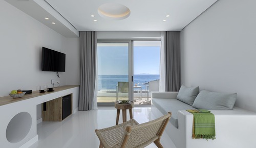 Superior Triple Room, Sea View (Private Plunge Pool)