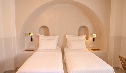 Suite, 2 Twin Beds, Garden View