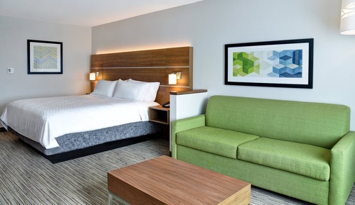 Suite, 1 King Bed, Accessible (Mobility, Roll-In Shower)