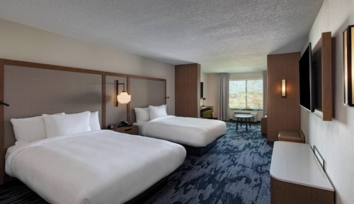 Suite, Multiple Beds (Mobility/Hearing Access, Roll-In Shwr)