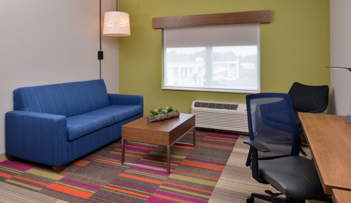 Suite, 1 King Bed, Accessible, Non Smoking (Hearing)