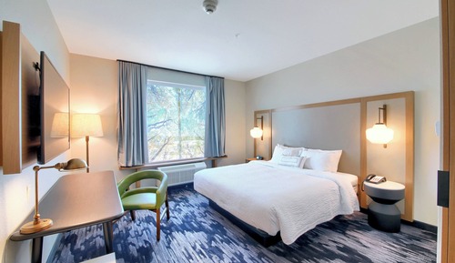 Room, 1 King Bed, Non Smoking (Hearing Accessible)