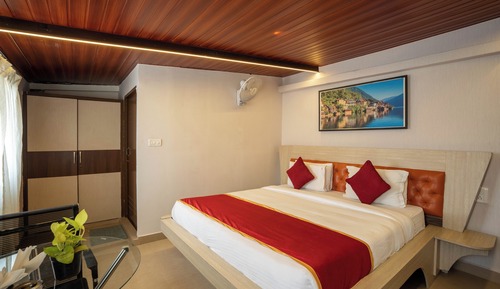 Luxury Triple Room, 1 King Bed with Sofa bed, Refrigerator & Microwave, City View