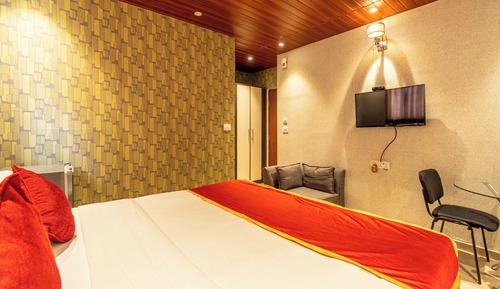 Luxury Double Room, 1 King Bed, Refrigerator & Microwave, Executive Level