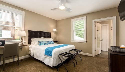 Classic Room, 1 Queen Bed, Private Bathroom, Ground Floor (Columbus Room)