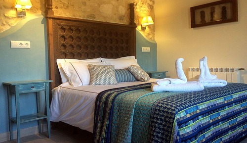 Deluxe Double Room, 1 Queen Bed, Non Smoking, Balcony