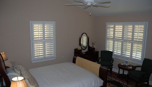 Exclusive Room, 1 Queen Bed, Private Bathroom, Corner